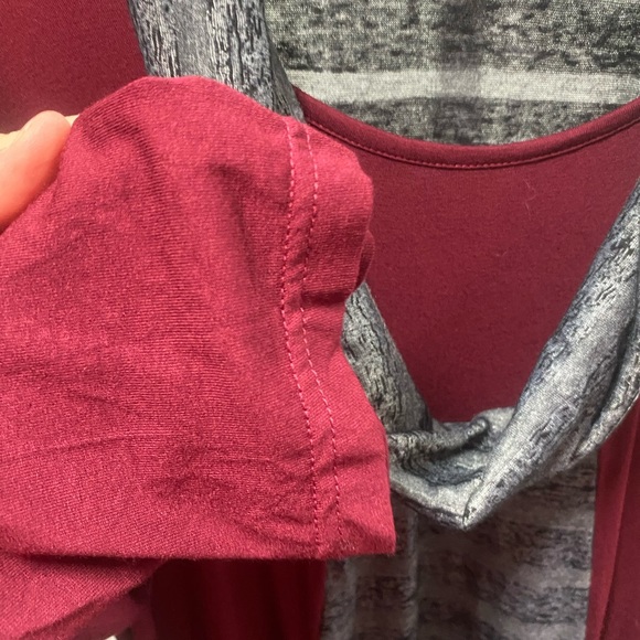 Simply Aster Firmiana‎ Size 3X Long Sleeve Pocket Tunic Top Burgundy & Gray - Picture 2 of 10